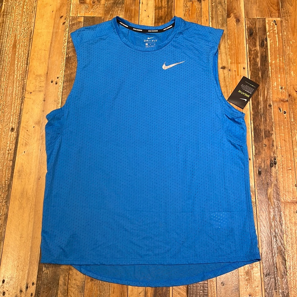 Nike mens top